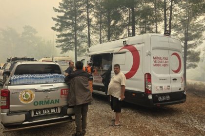 turk-kizilaydan-mugla-ve-antalyadaki-orman-yanginlarina-mudahale-calismalarina-destek