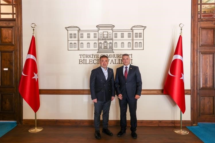 vali-sozer-il-emniyet-muduru-seneli-agirladi