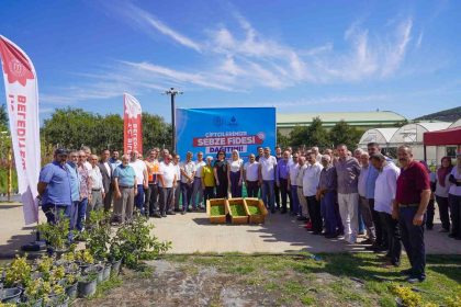 77-bin-400-fide-toprakla-bulusmak-uzere-ciftcilere-dagitildi