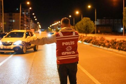 abarti-egzoz-ve-modifiye-arac-denetiminde-16-arac-surucusune-para-cezasi-uygulandi