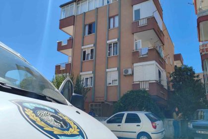 ayni-evde-yasadigi-babasinin-oldugunu-3-gun-sonra-fark-edip-ablasina-haber-verdi