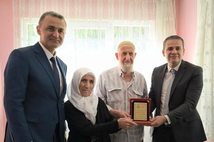 beysehirde-ornek-ciftlere-plaket-verildi