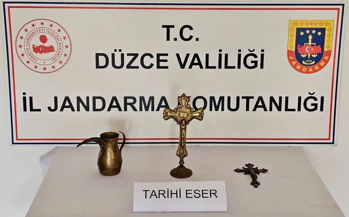 duzcede-kacakcilara-goz-actirilmiyor-cok-sayida-makaron-tutun-ve-tarihi-eser-ele-gecirildi