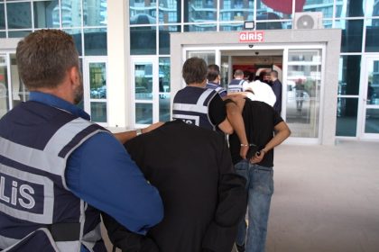 edirnede-sehit-ailesini-dolandiran-11-supheliden-10u-tutuklandi