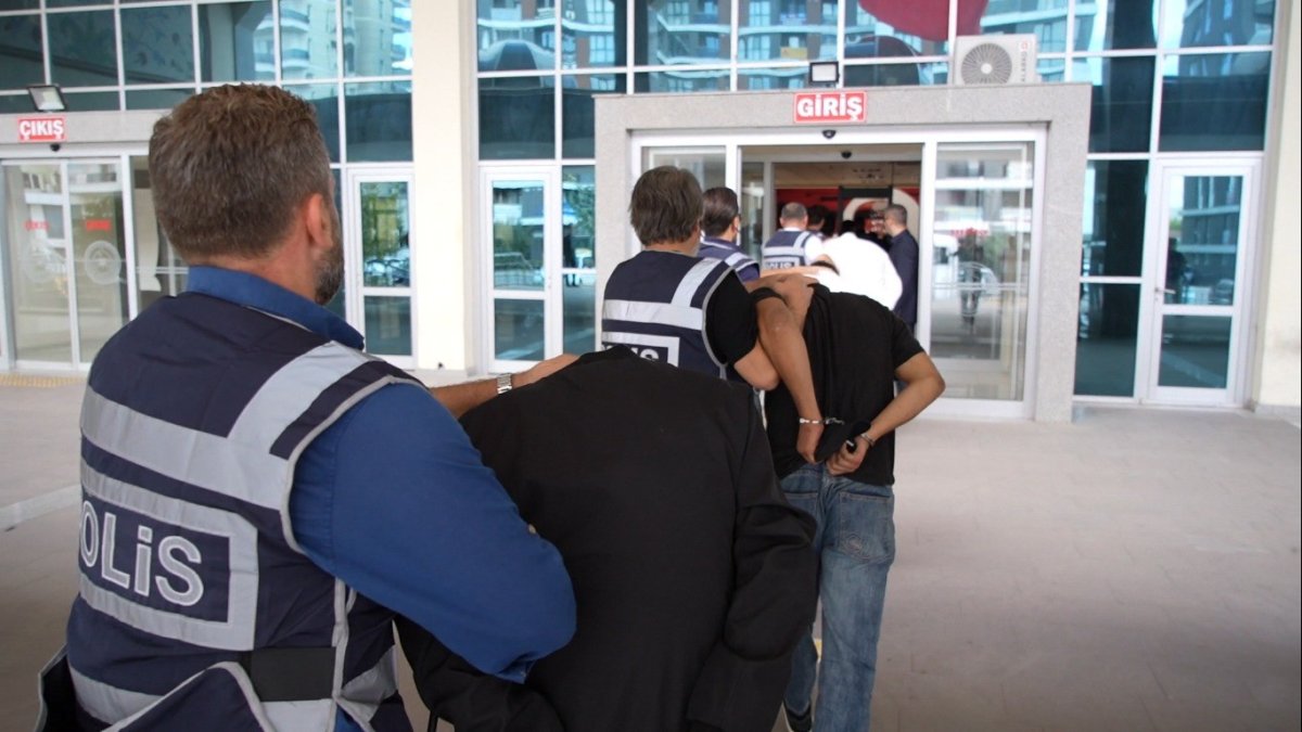 edirnede-sehit-ailesini-dolandiran-11-supheliden-10u-tutuklandi