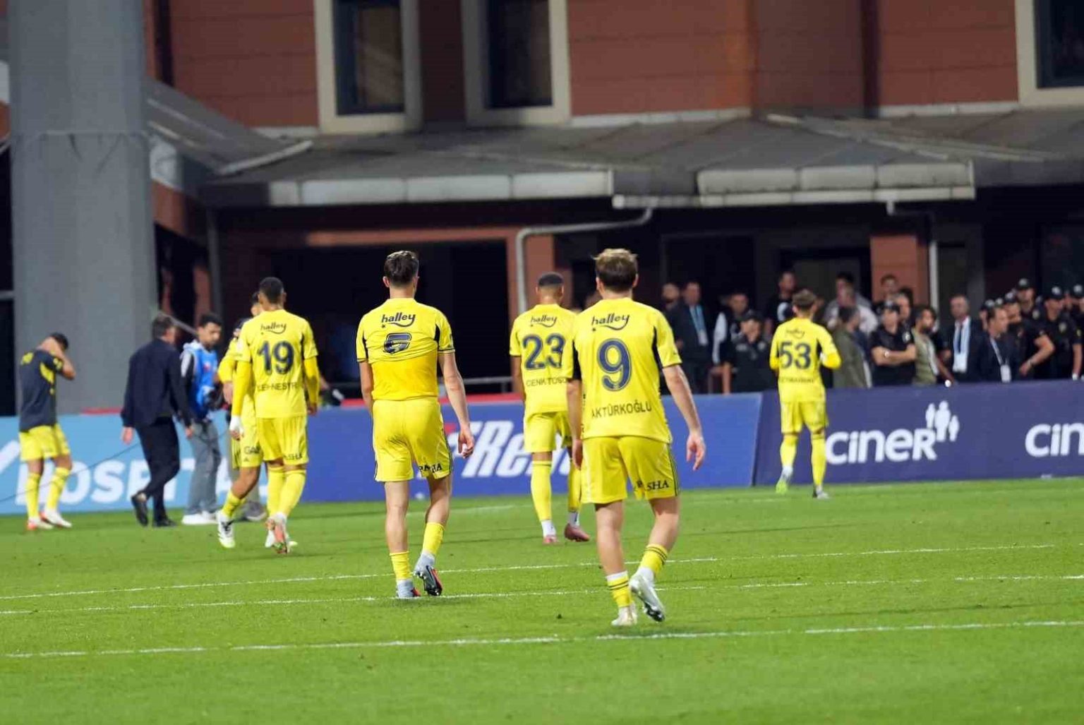 fenerbahce-kasimpasaya-12-mac-sonra-puan-kaybetti