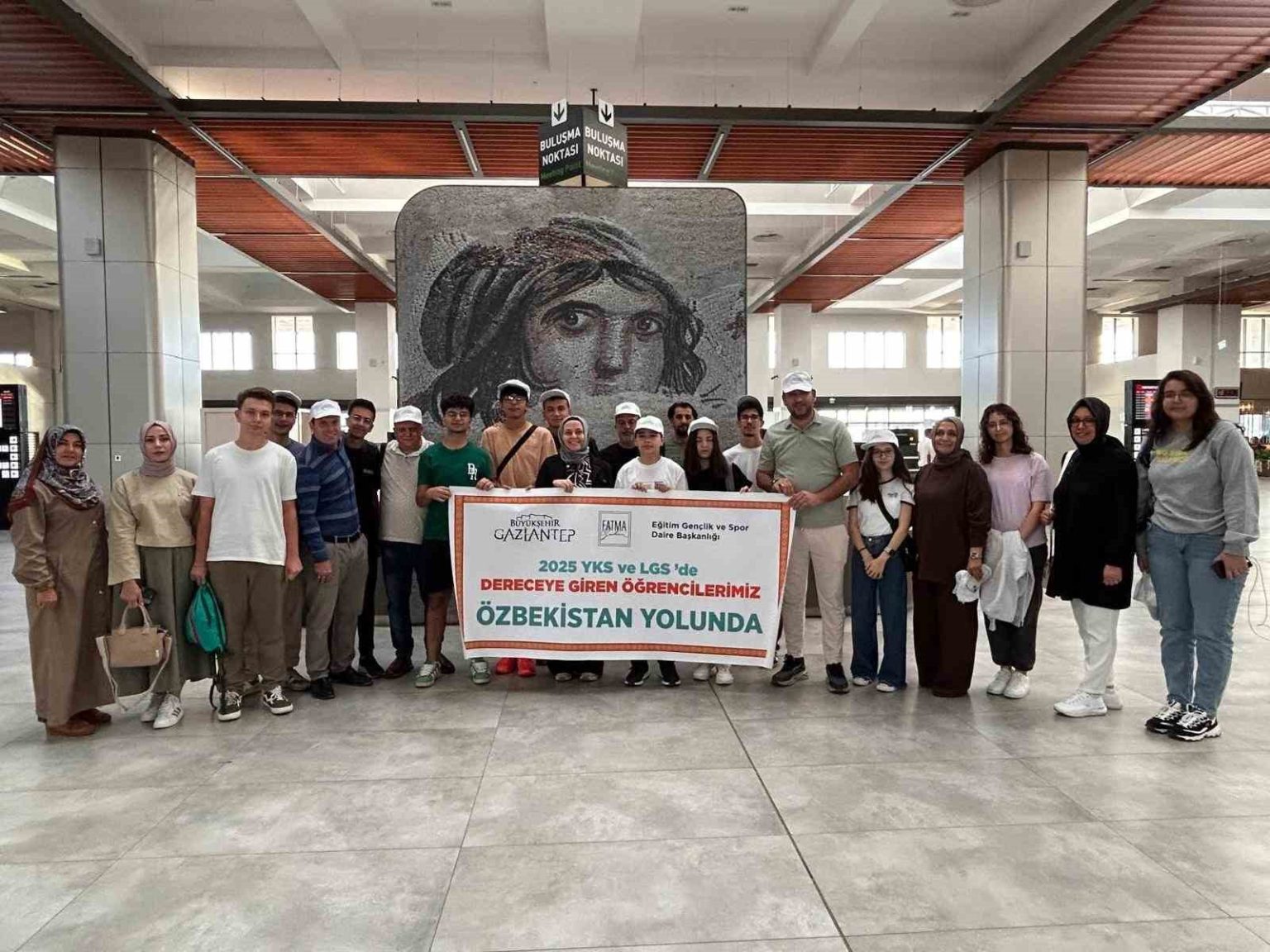gaziantepin-yks-ve-lgsde-dereceye-giren-ogrencileri-ozbekistan-yolcusu