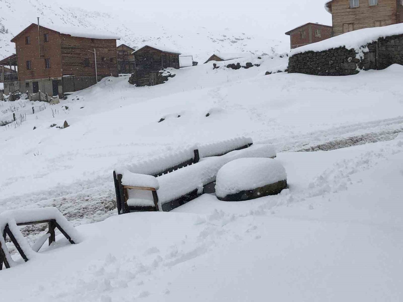 kackar-daglarinda-kar-kalinligi-yarim-metreye-ulasti