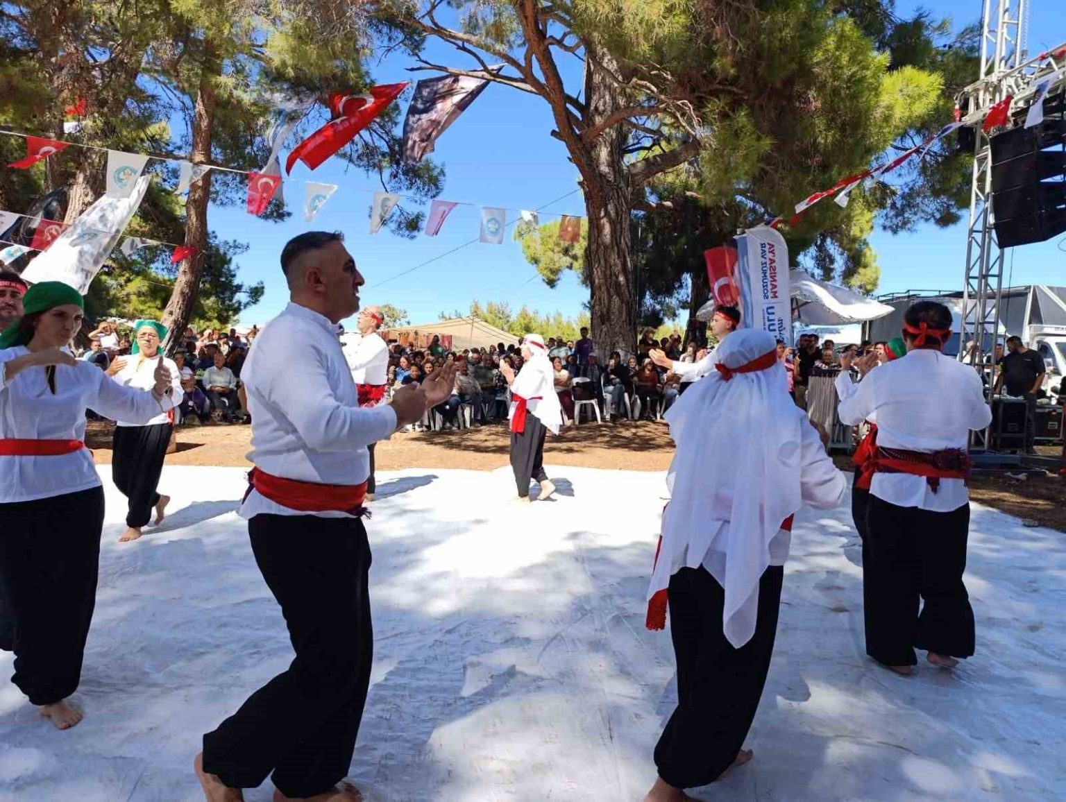 kulada-bagdatli-sultan-anma-etkinlikleri-binlerce-kisiyi-bulusturdu