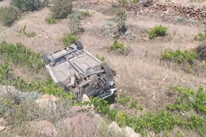 otomobil-takla-atip-hurdaya-dondu-surucu-hafif-siyriklarla-kurtuldu