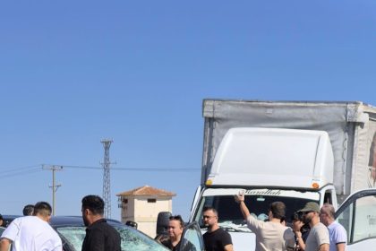 otomobille-kamyonet-carpisti-1i-agir-5-yarali