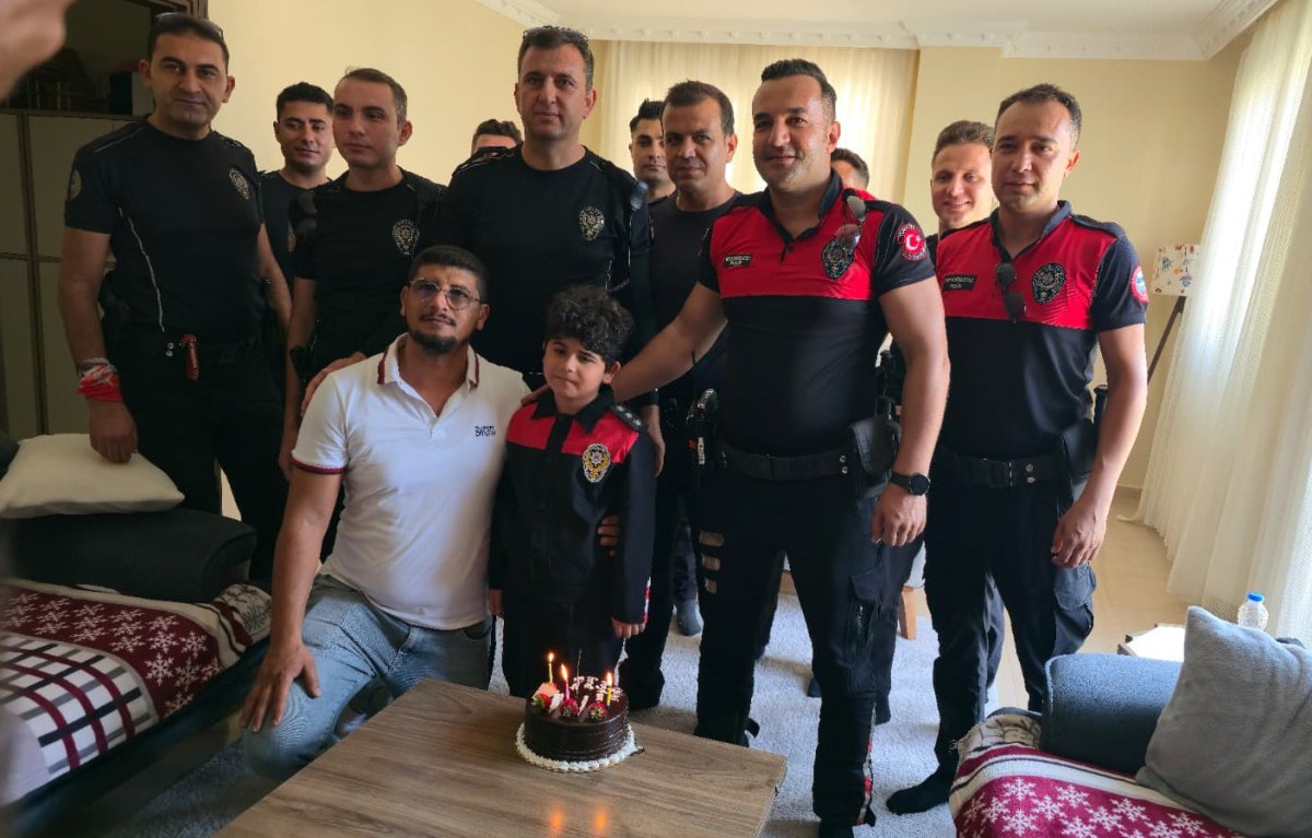 polis-ekiplerinden-dmd-hastasi-miraca-unutulmaz-dogum-gunu-surprizi