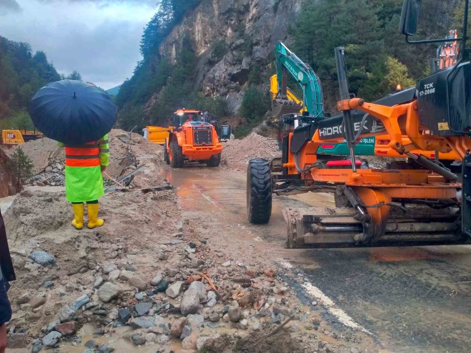 rize-erzurum-kara-yolu-ulasima-acildi