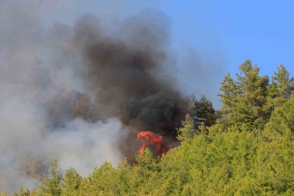 serikte-orman-yangininin-enerjisi-dusuruldu