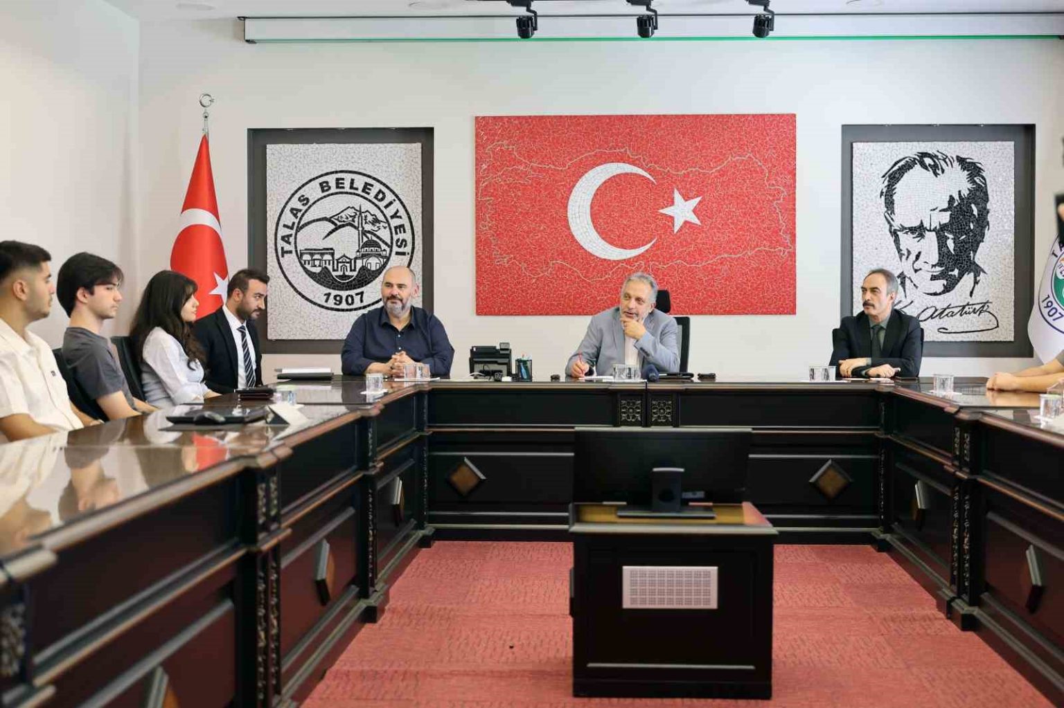 talasin-kutuphanelerinde-universiteyi-kazandilar-baskan-yalcina-tesekkure-geldiler