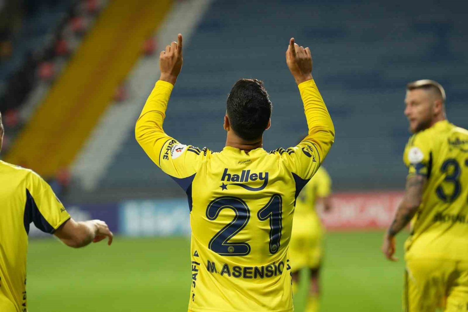 trendyol-super-lig-kasimpasa-0-fenerbahce-1-mac-devam-ediyor