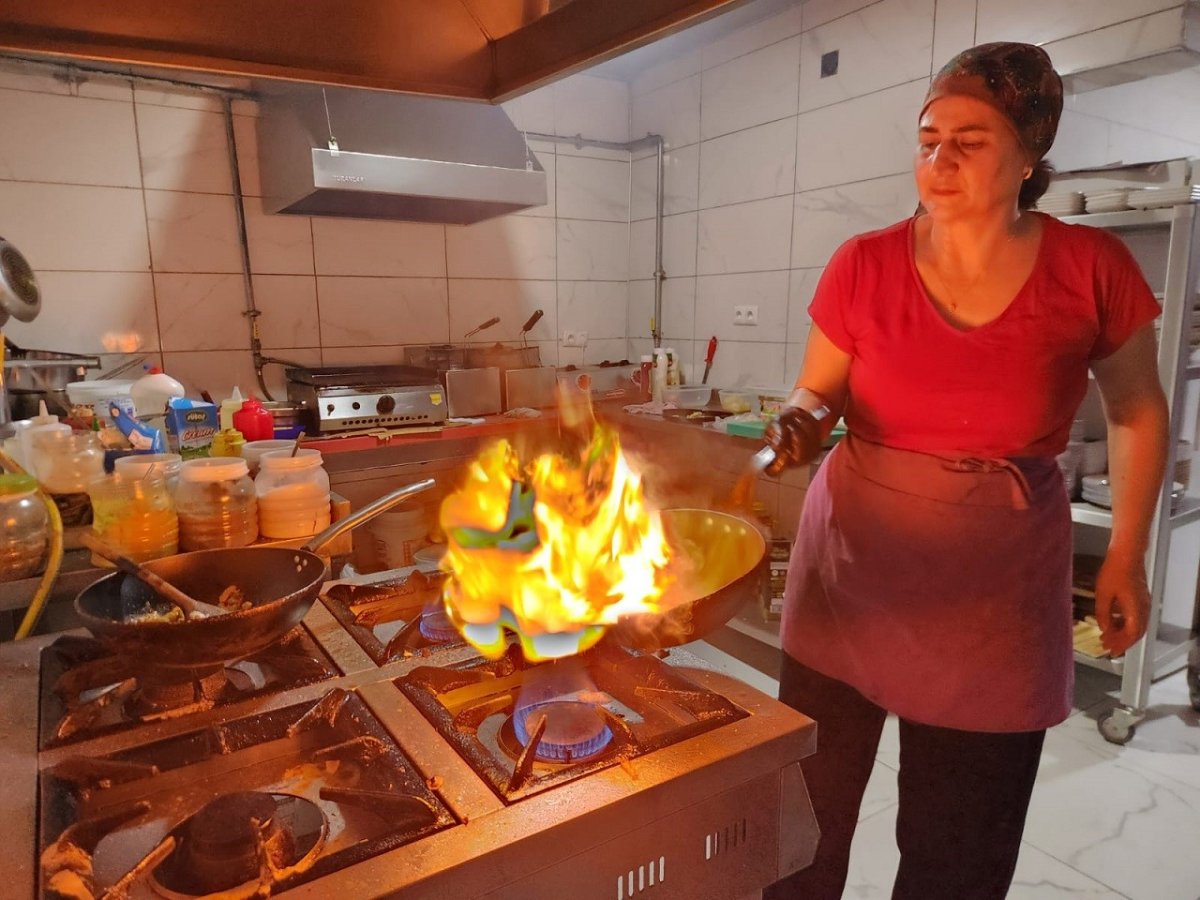tuncelide-kadinlarin-kurdugu-sofrada-hem-gelenek-hem-de-saglik-var