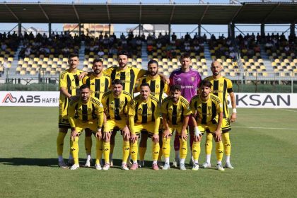 aliaga-fk-iceride-kazaniyor-disarida-kaybediyor