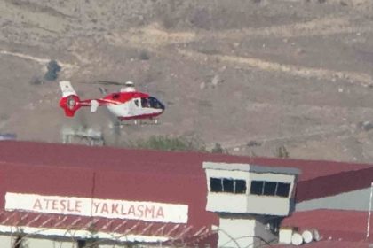 asfiksi-hastasi-yenidogan-bebek-ambulans-helikopterle-vana-getirildi