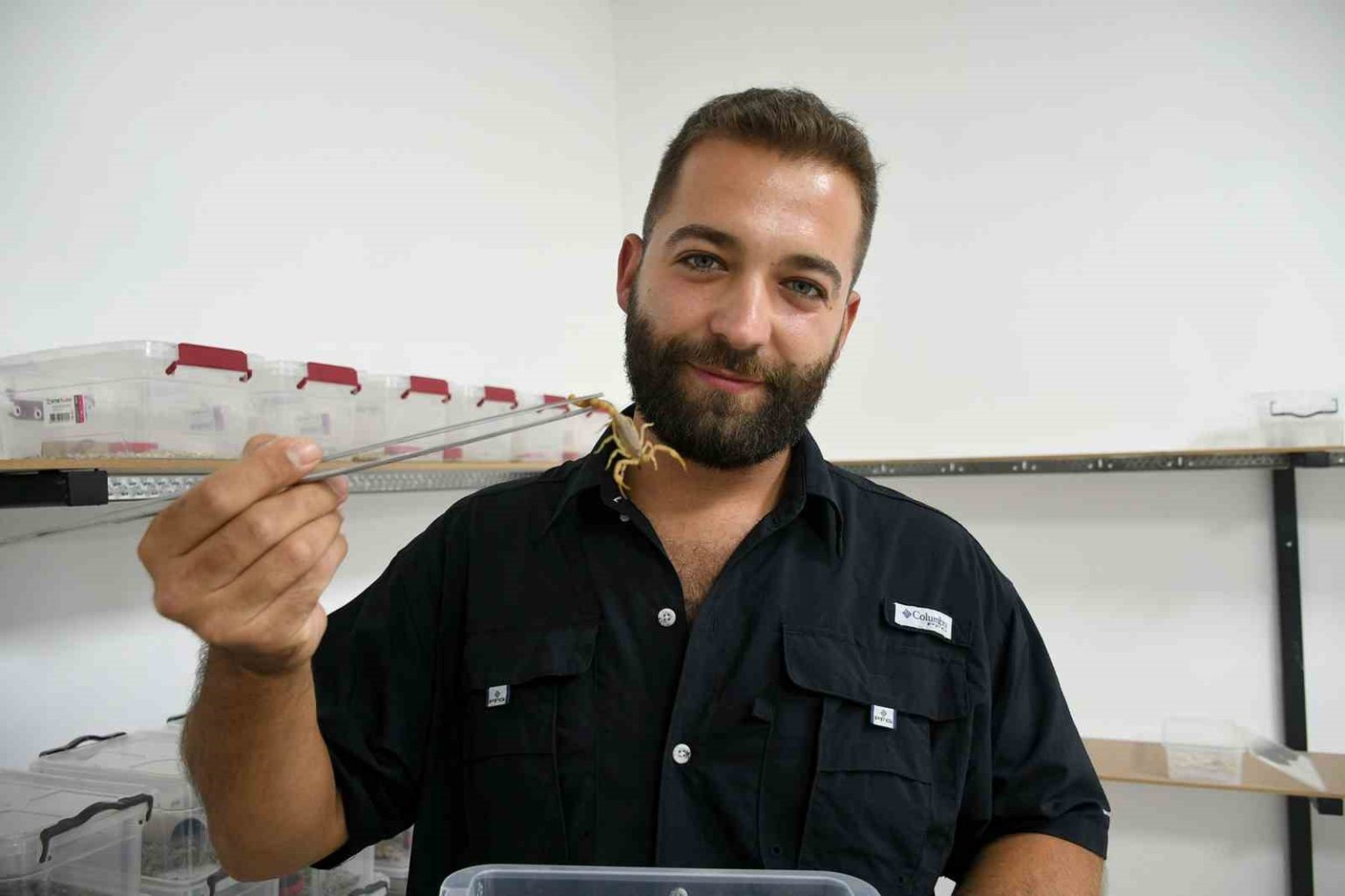 aydinda-750-akrepten-4-ayda-4-bin-yavru-elde-etti