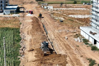 aydinda-yol-yapim-ve-yenileme-calismalari-tum-hiziyla-suruyor