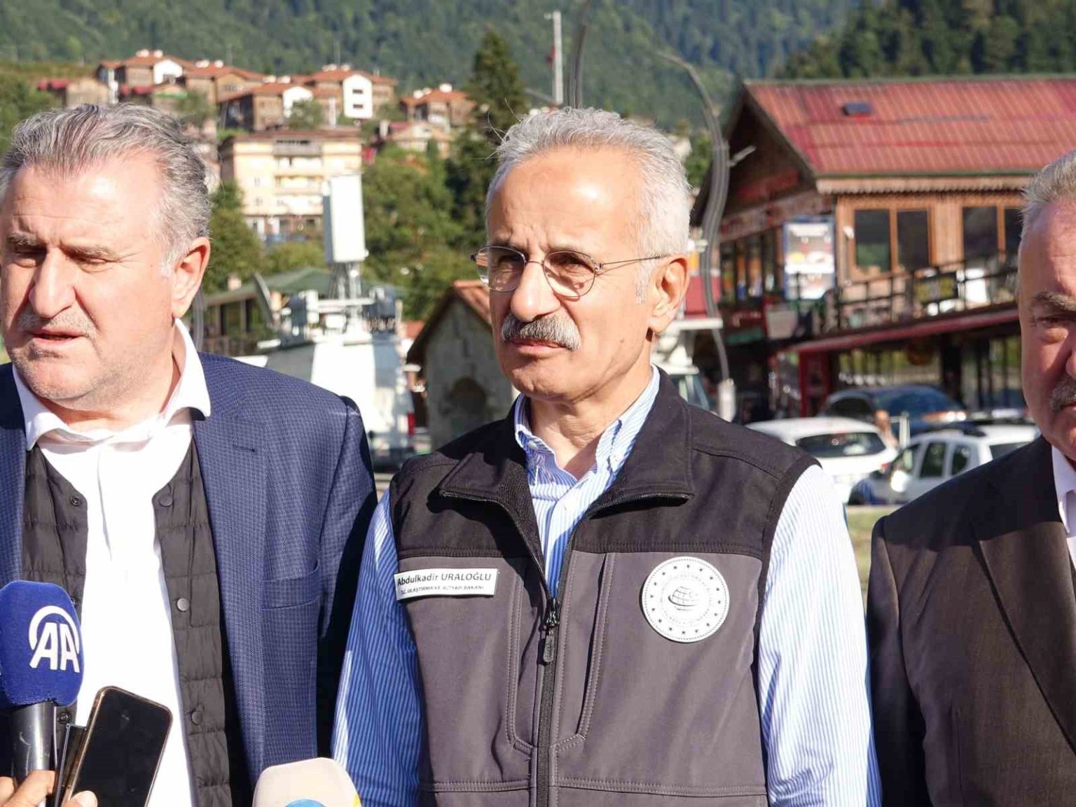 bakan-uraloglu-ayder-yaylasina-kontrollu-gecis-saglayacagiz