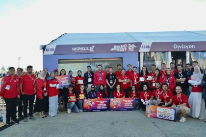 baskan-altay-2025-teknofest-istanbuldan-18-odulle-donen-kapsul-takimlarini-tebrik-etti