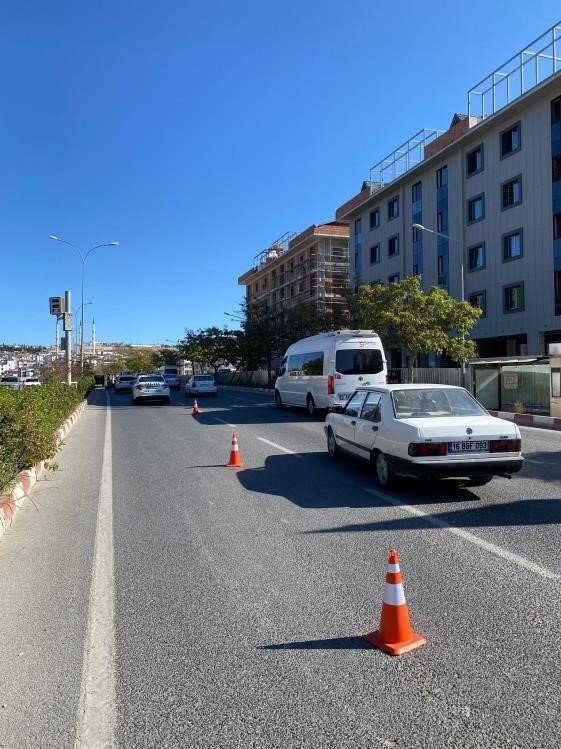 bilecikte-yol-calismalari-icin-suruculere-uyari