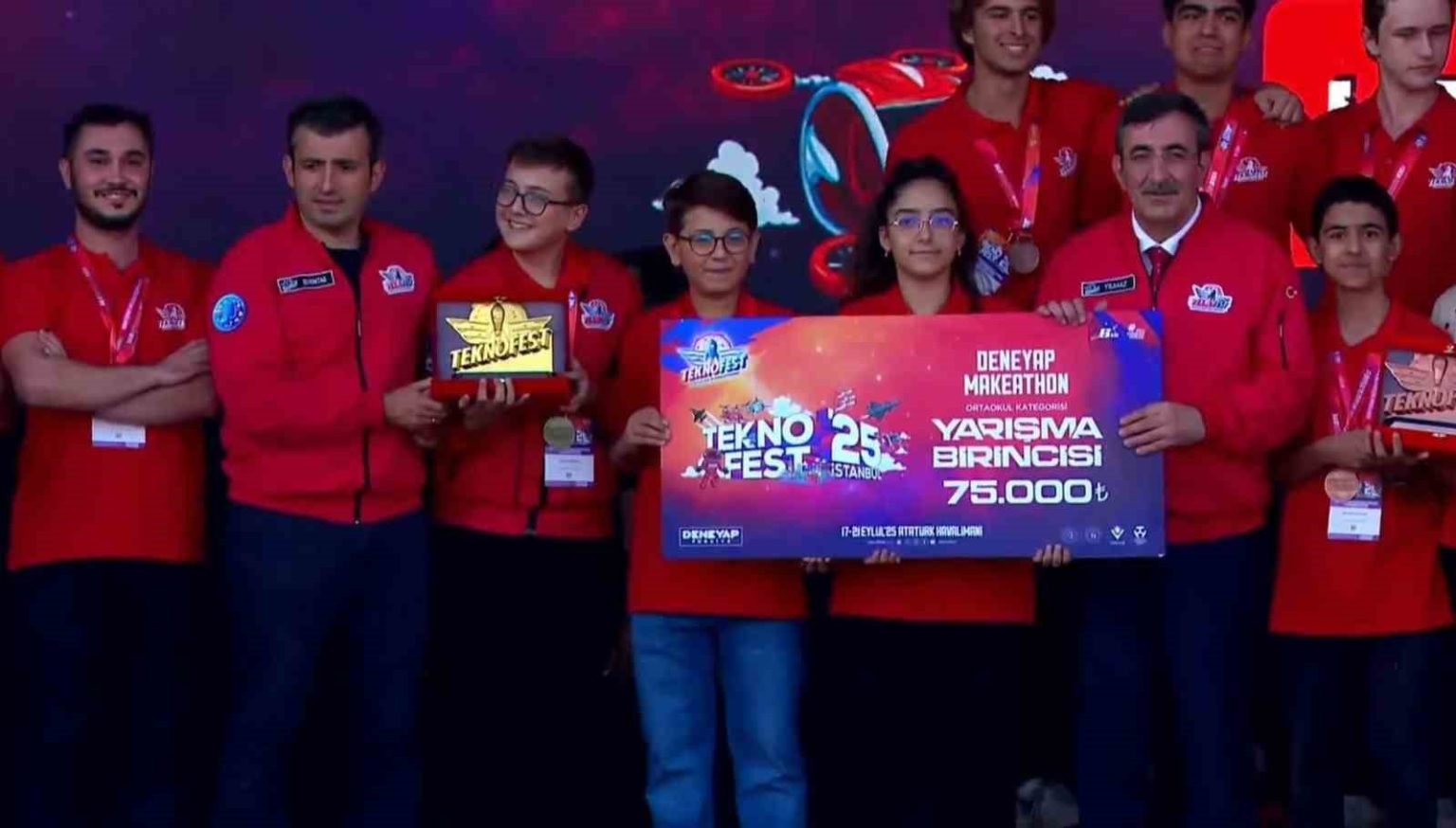 bilim-yunusemre-ogrencileri-teknofestte-birinci-oldu