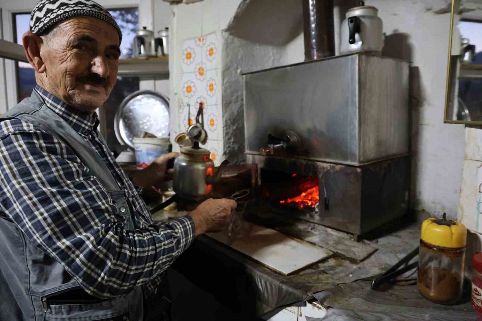 bu-koyun-kiraathane-kulturu-bir-asirdir-degismedi