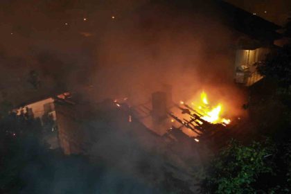 corumda-3-katli-bina-alev-alev-yandi-evdeki-cift-dumandan-etkilendi