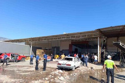 demrede-toptanci-halindeki-is-yerinde-patlama-meydana-geldi