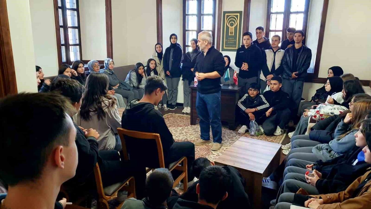 dil-ve-edebiyat-konaginda-tarih-ruzgari-esti