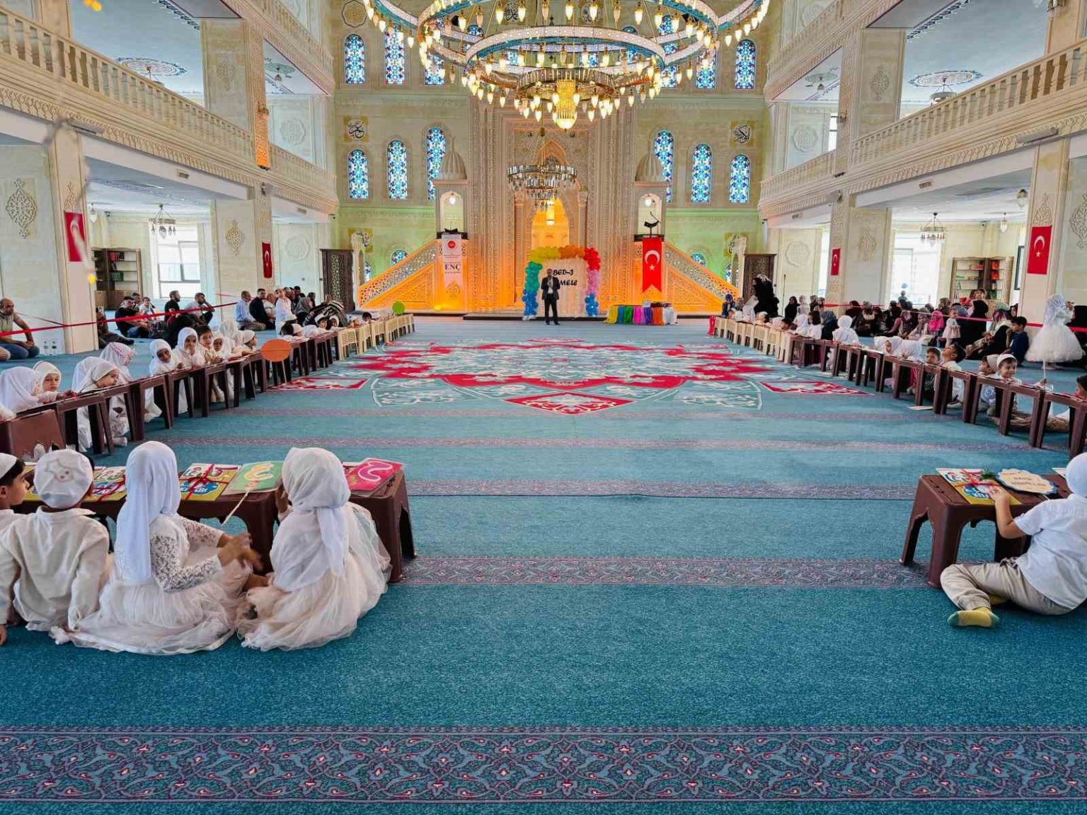 diyarbakirda-minik-ogrenciler-kuran-i-kerim-ogrenmeye-ilk-adimlarini-atti