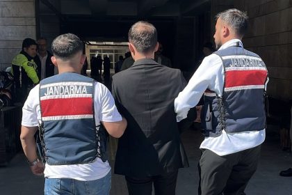 dolandiricilik-sucundan-8-yil-4-ay-hapis-cezasi-bulunan-sahis-jandarma-tarafindan-yakalandi