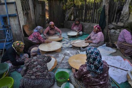 erzincanda-paranin-gecmedigi-gelenek-devam-ediyor