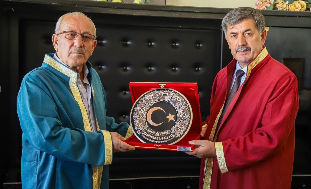 erzincanda-yilin-ustasi-unvani-mobilya-ustasina