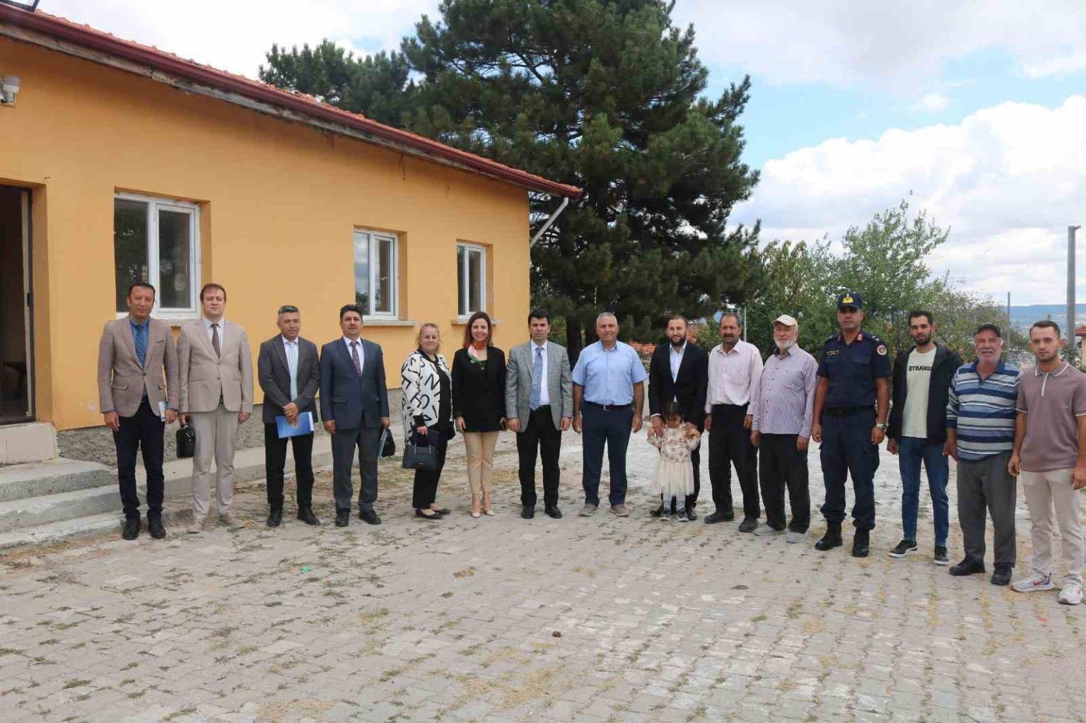 gediz-kaymakami-emrah-uzun-koy-ziyaretlerine-devam-ediyor