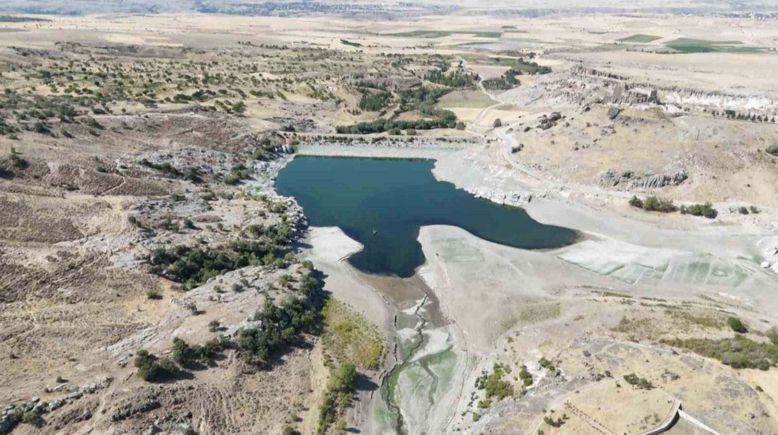 guzelyurt-goletinde-su-seviyesi-dortte-uc-azaldi