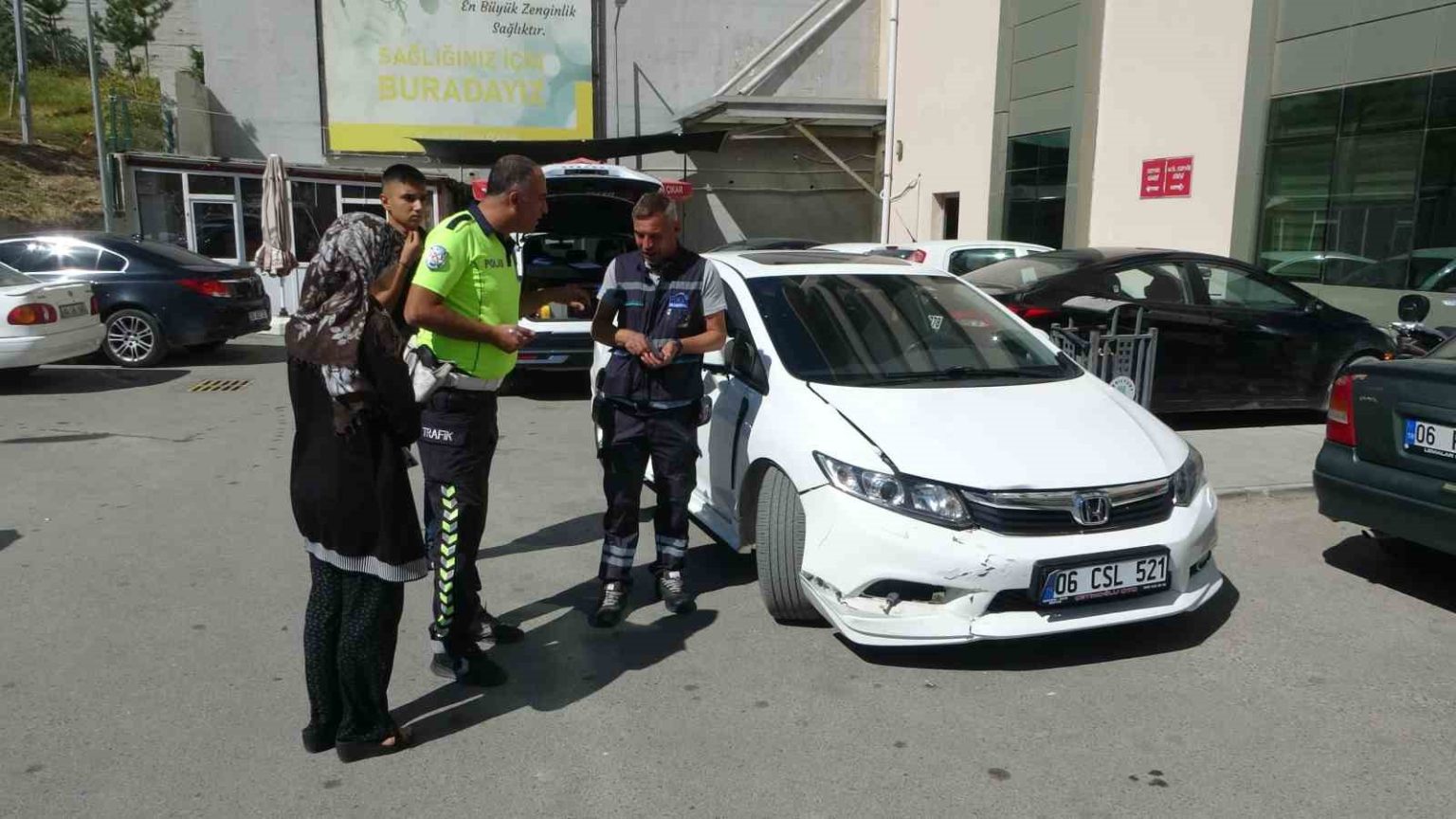 kalp-krizi-geciren-surucu-7-araca-carpti