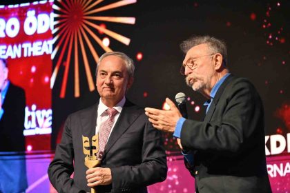 kepezin-uluslararasi-akdeniz-tiyatro-odulleri-ilk-kez-sahiplerini-buldu