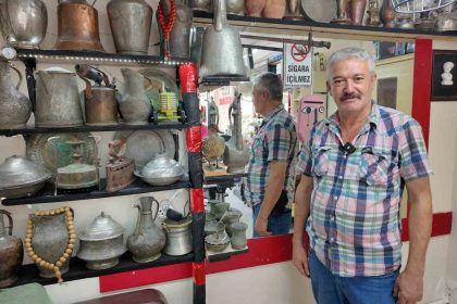 kirkada-erkekler-tarihin-golgesinde-tiras-oluyor