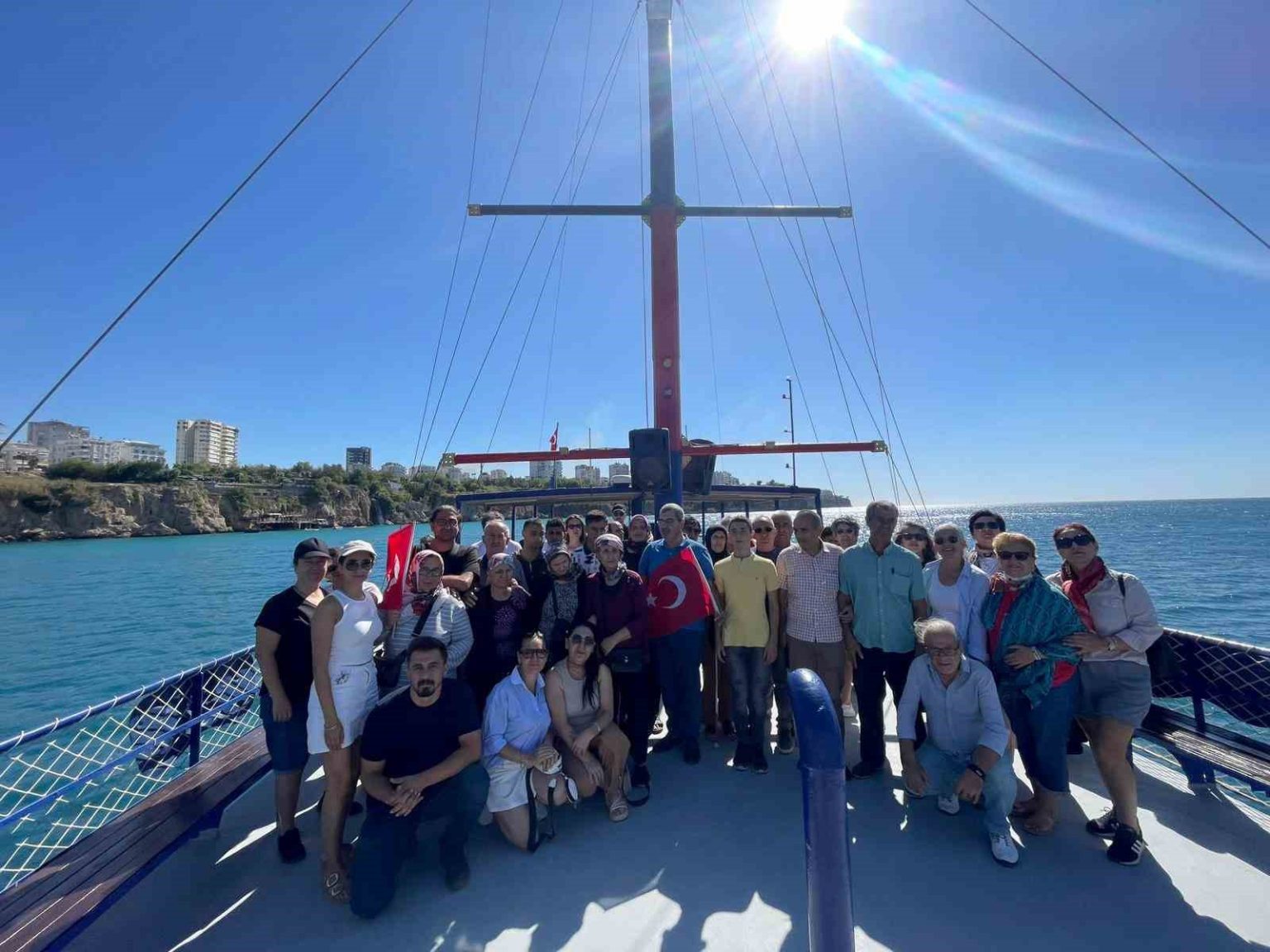 kitaplar-konusuyor-projesi-gonullulerle-denize-acildi