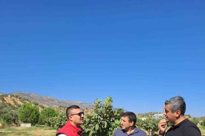 koskte-tarimsal-zararlilarla-mucadele-icin-sahaya-indiler