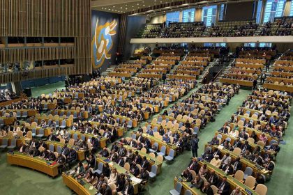 macronun-filistini-devlet-olarak-tanimasinin-ardindan-bm-salonunda-alkislar-yukseldi