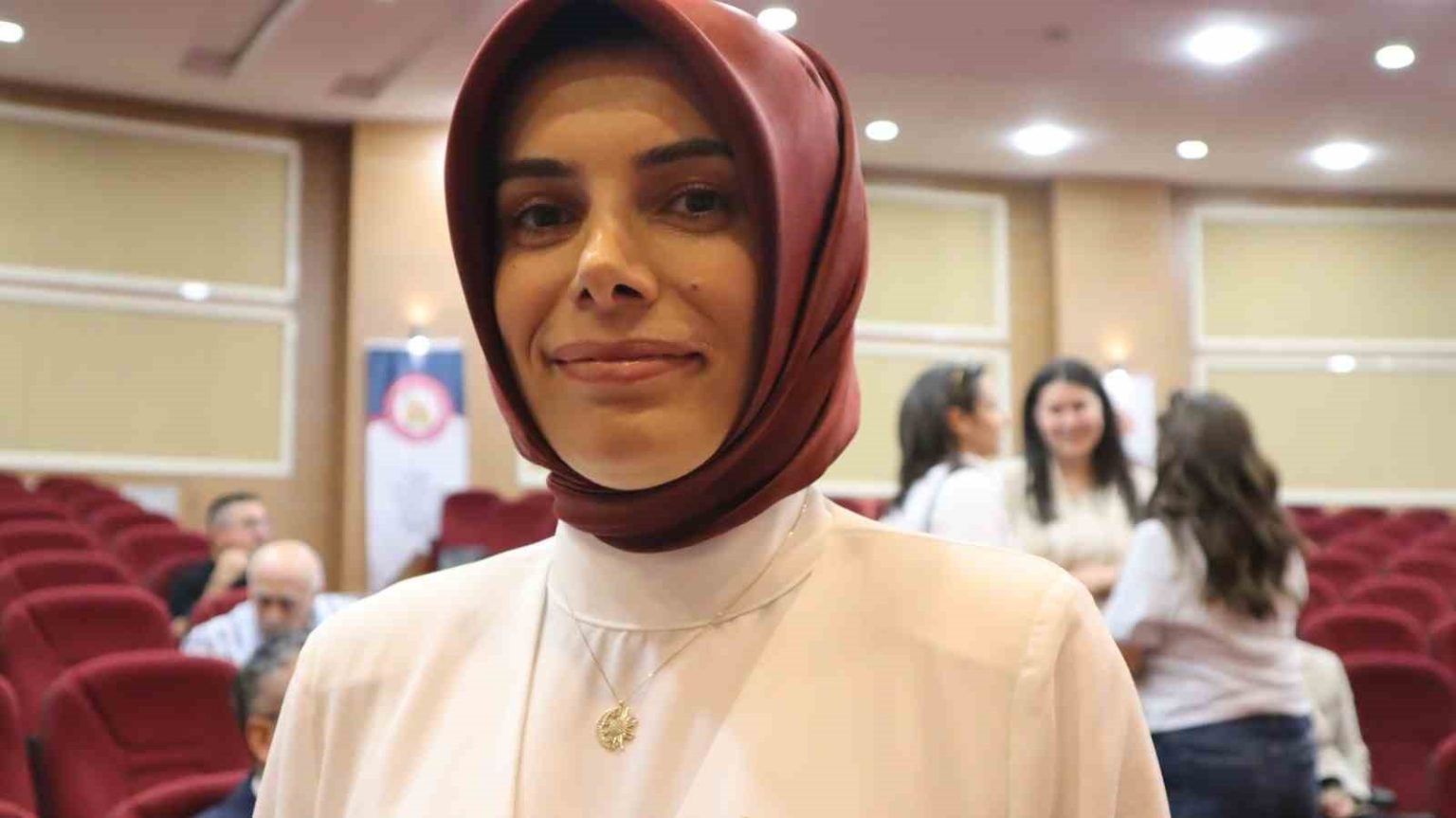 malatya-eczaci-odasinda-ebru-sonmez-yeniden-baskan-secildi