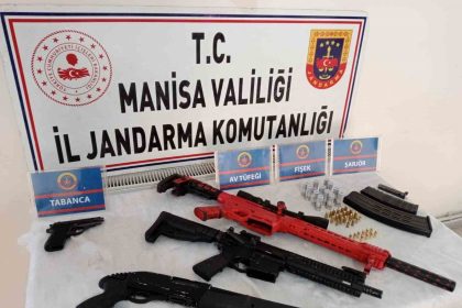 manisada-eglence-mekanlarindan-tabanca-ve-tufek-cikti