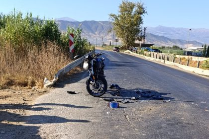 odemiste-kamyonet-ile-motosiklet-carpisti-1-agir-yarali