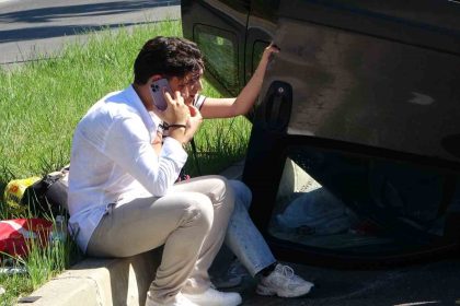 palmiyeye-carpan-arac-takla-atti-2-yarali