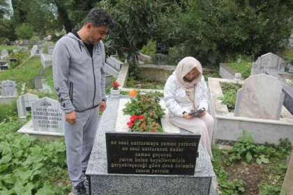 sarjdaki-elektrikli-bisiklet-hayattan-koparmisti